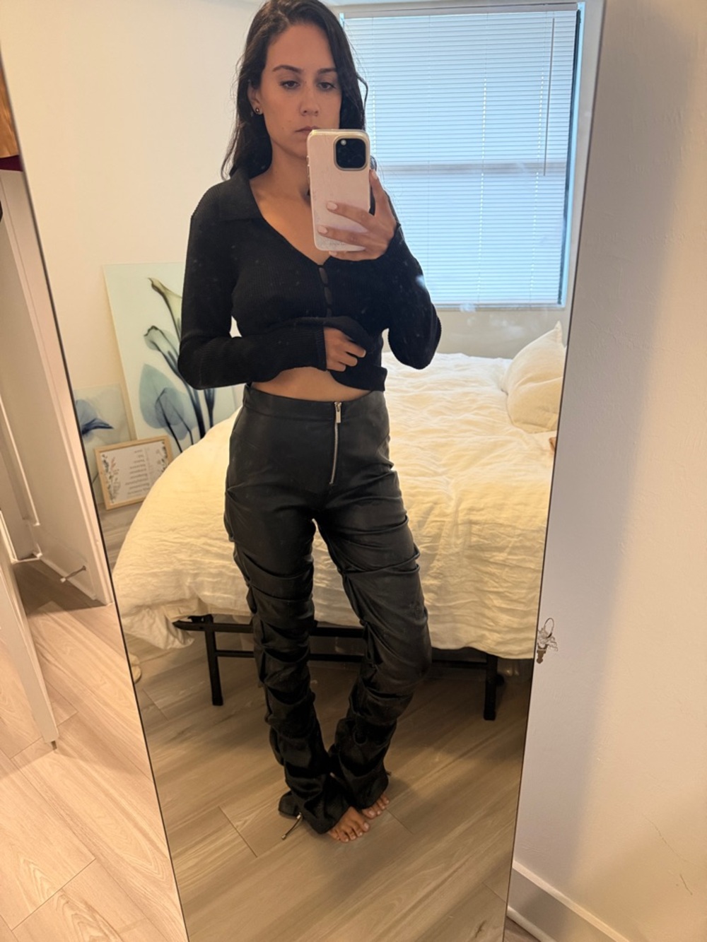 Sexy leather pants !!!